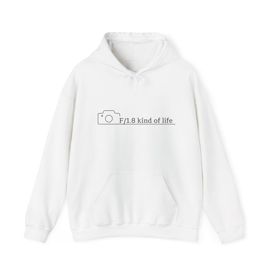 🌟 "F/1.8 Kind of Life – De Hoodie voor Bokeh-Liefhebbers!" 📸