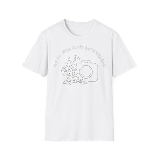 Softstyle T-Shirt 📸 "My Camera is My Superpower – Draag Jouw Passie!" 🦸‍♂️